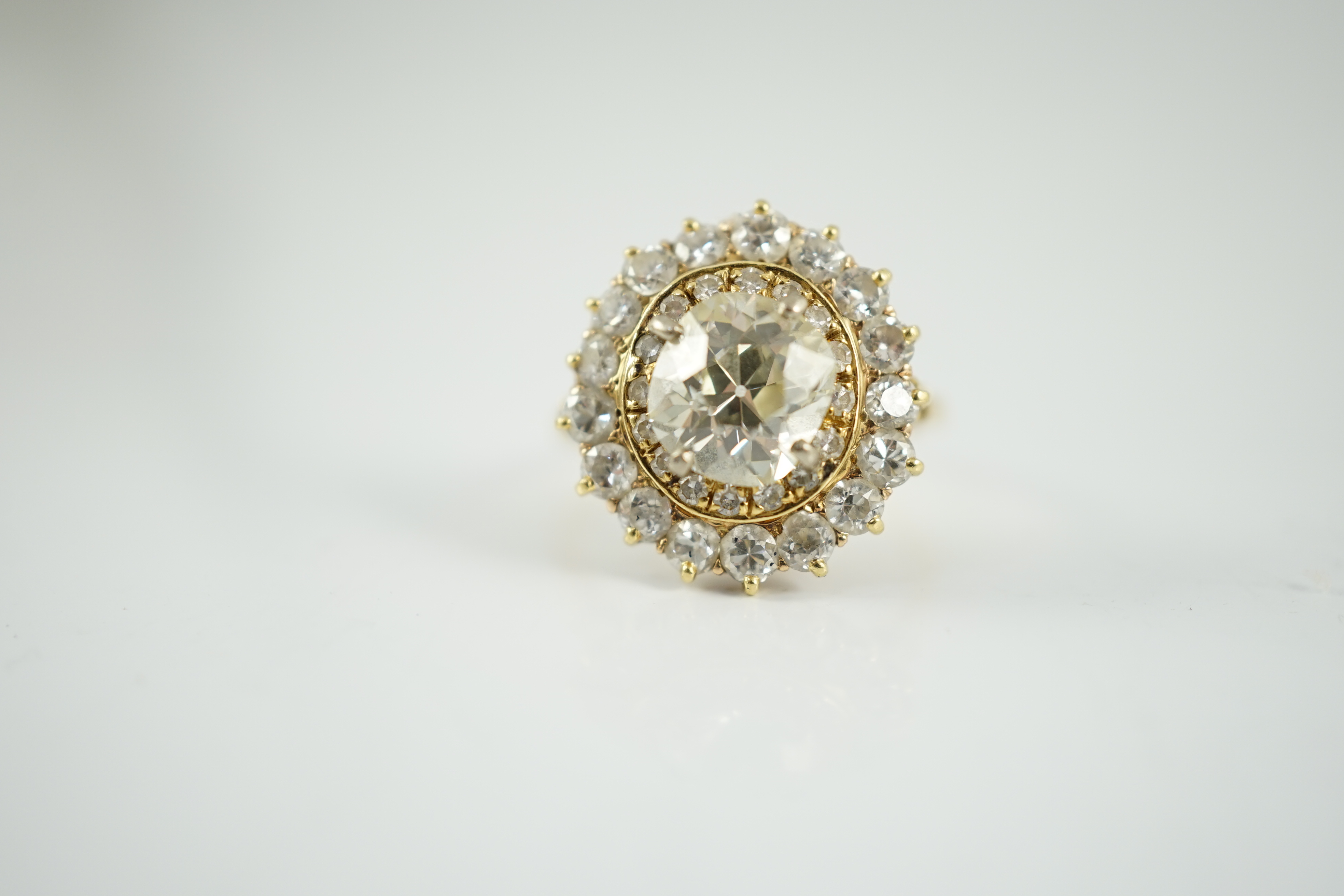 An early to mid 20th century French Van Cleef & Arpels 18ct gold and diamond set oval cluster dress ring